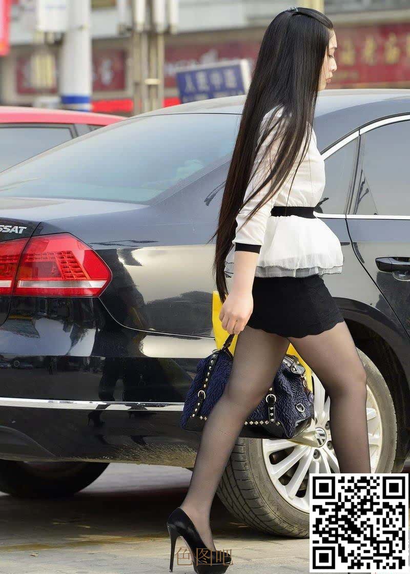 跟拍逛街美女少妇、铆钉高跟、性感黑丝[9P]