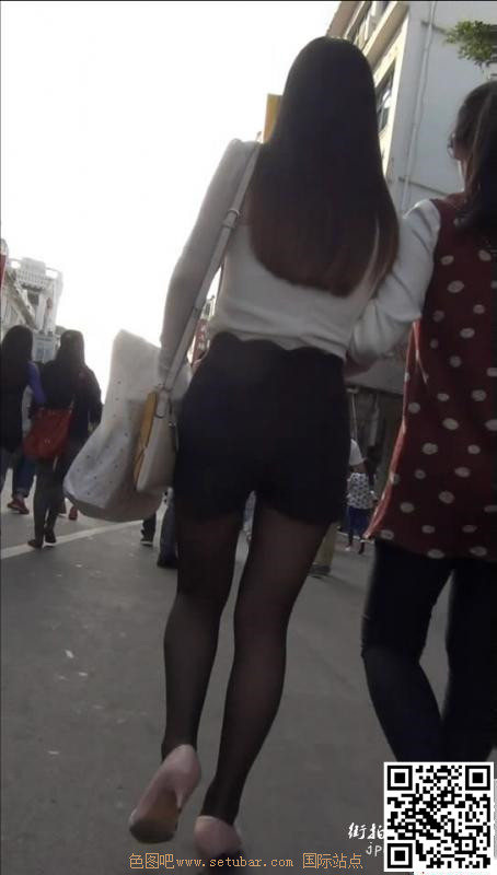 街拍黑丝热裤美腿少妇[10P]