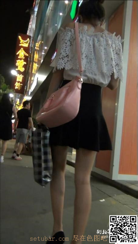 跟拍黑色短裙性感高跟苗条美女[10P]