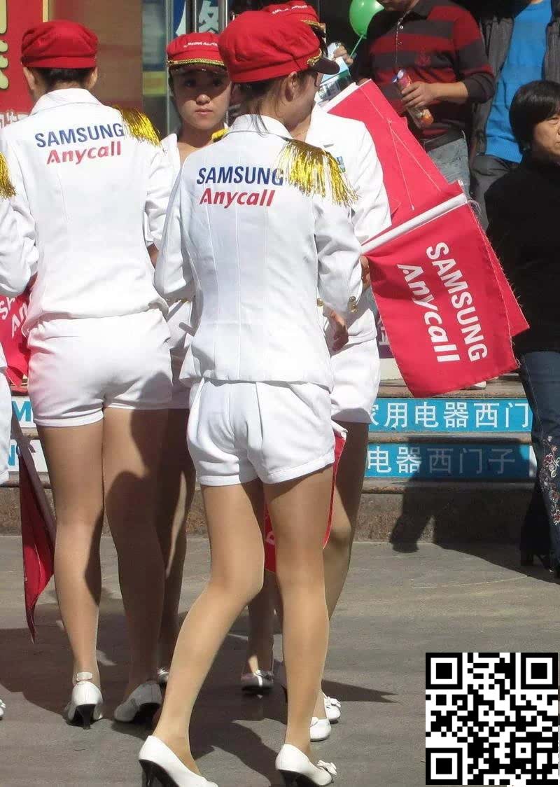 SAMSUNG销售美女们，丝袜短裤好诱惑啊[12P]