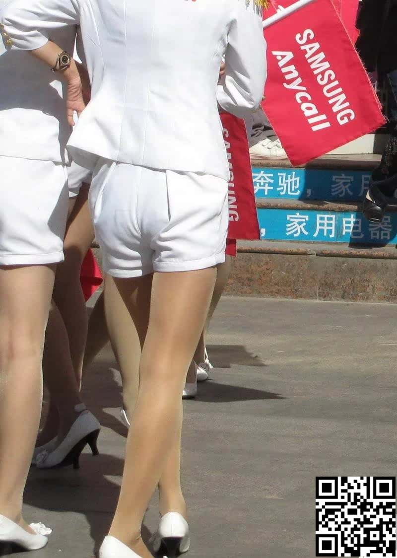 SAMSUNG销售美女们，丝袜短裤好诱惑啊[12P]