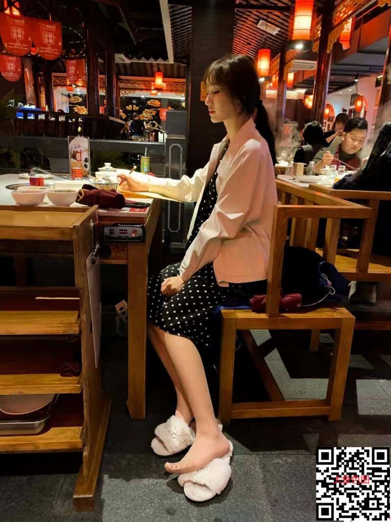 帅男靓女不雅淫乱生活流出[12P]