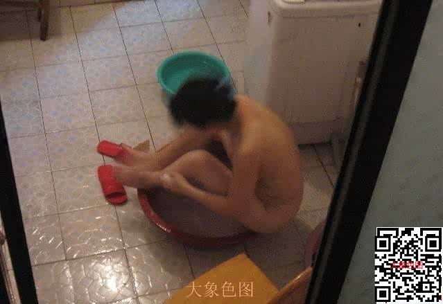 对面楼的少妇洗澡不关窗[17P]