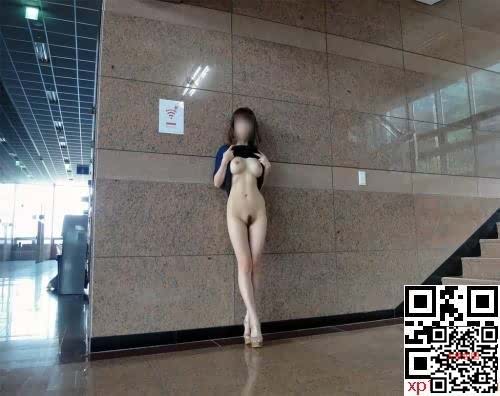 极品身材的外围女约出去玩[14P]