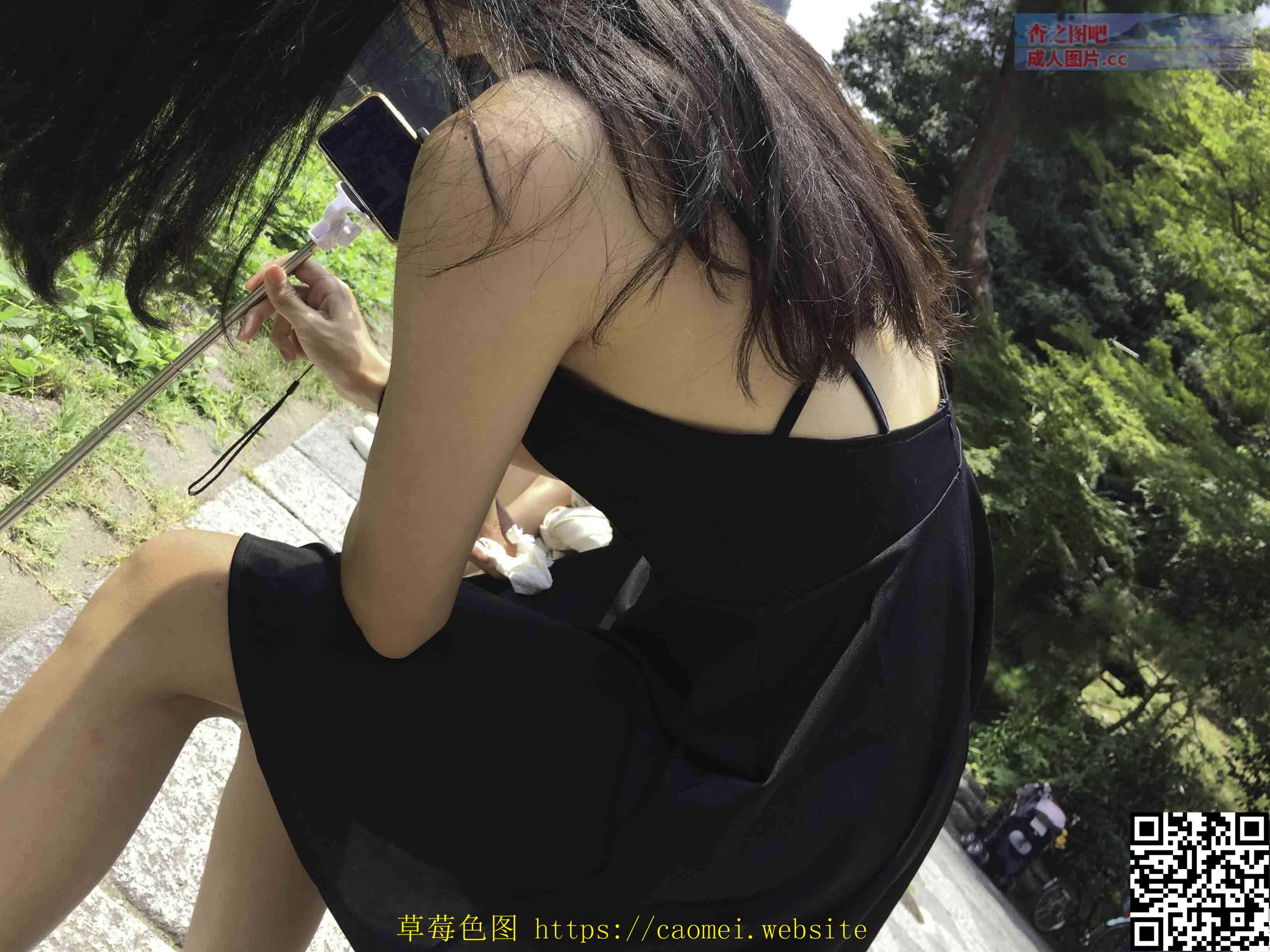 美女裙下碧水庄园[21P]