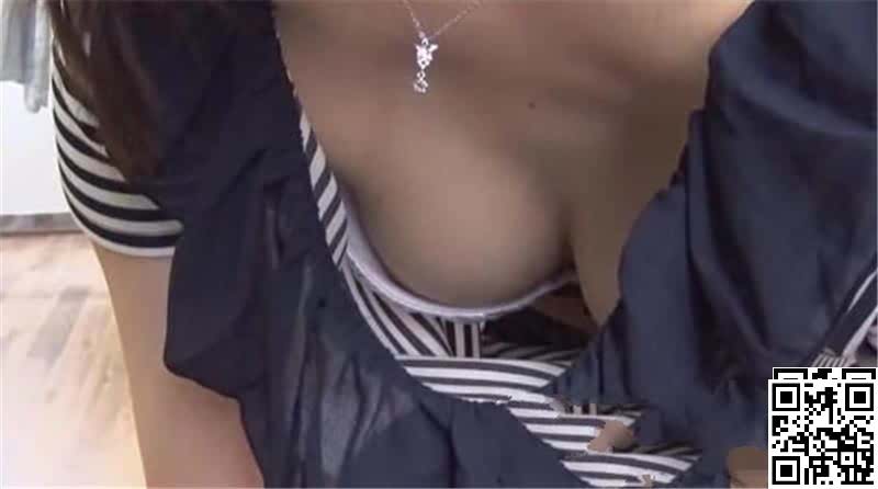 百货公司柜姐美乳走光画面[20P]