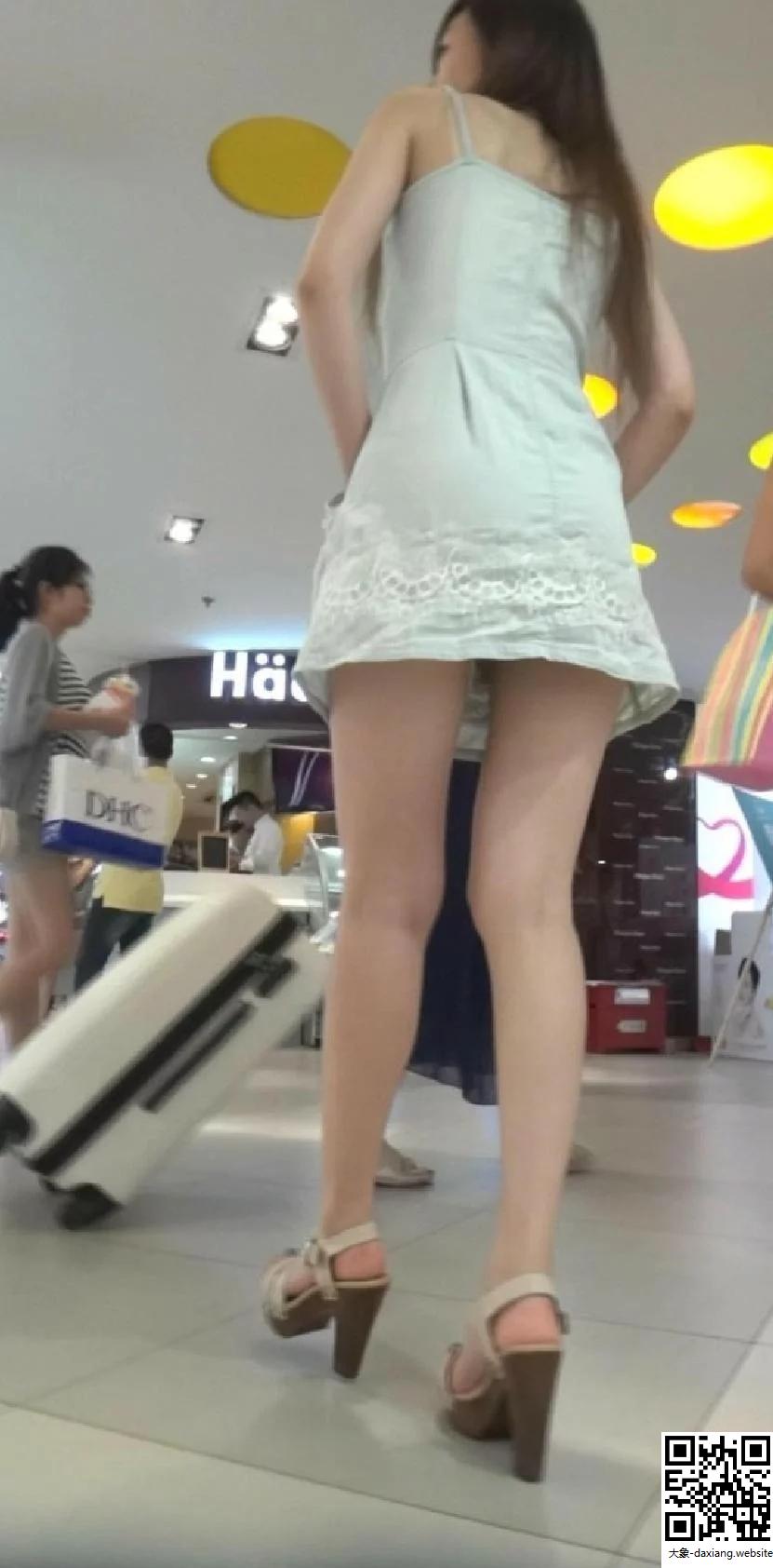 商場跟拍抄底性感美女[14P]