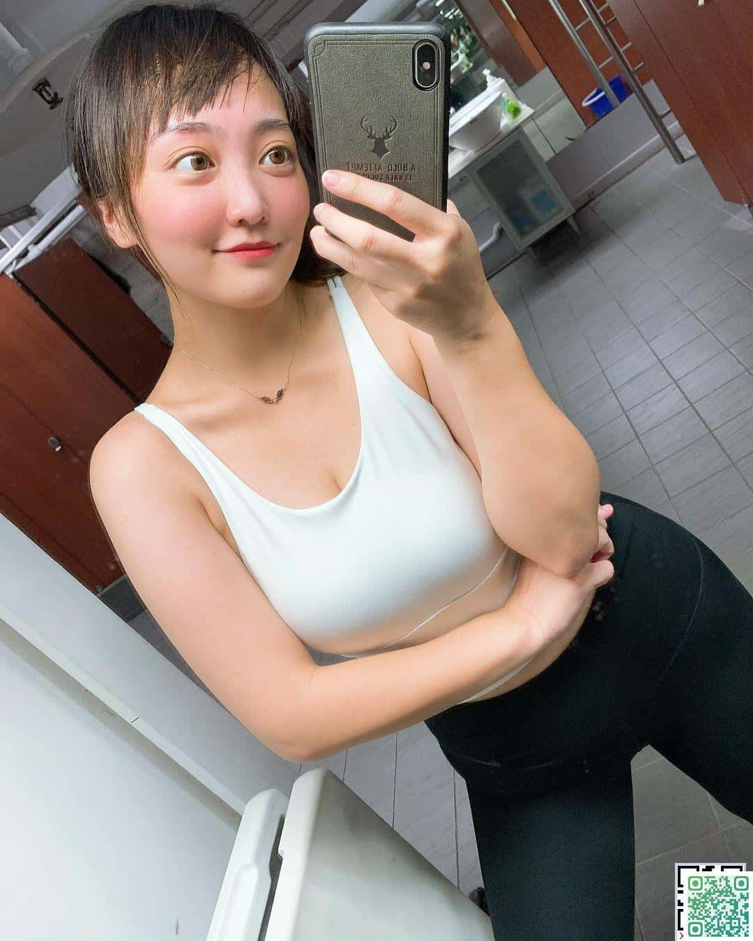 爆乳女友「學長Abby」飽滿美胸全方位露出好兇猛！比基尼一穿「長輩好兇」