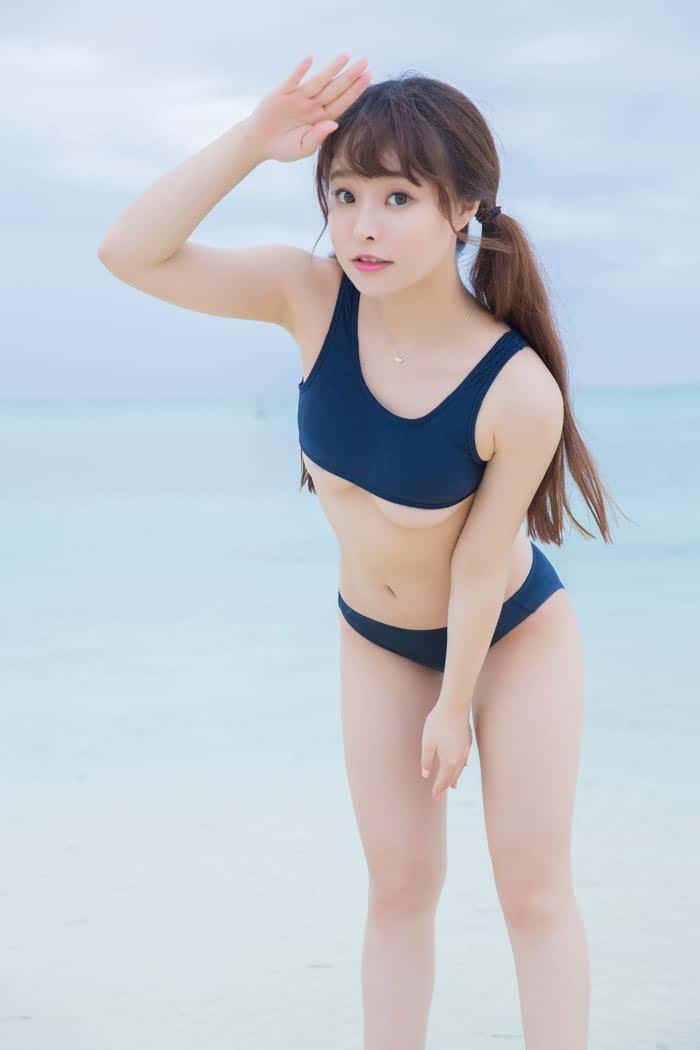 菠萝社美女柳侑绮比基尼清新写真