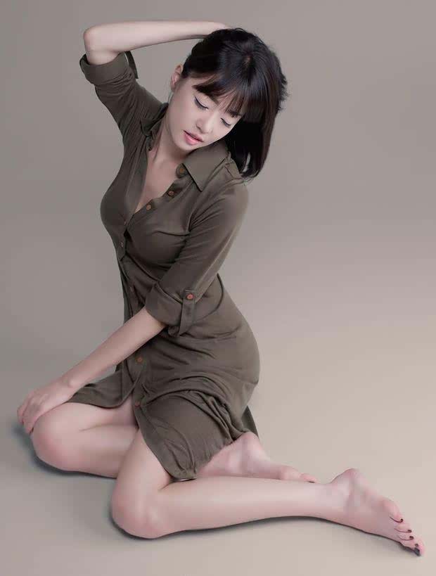 韩国顶级美女车模 崔星儿性感图片