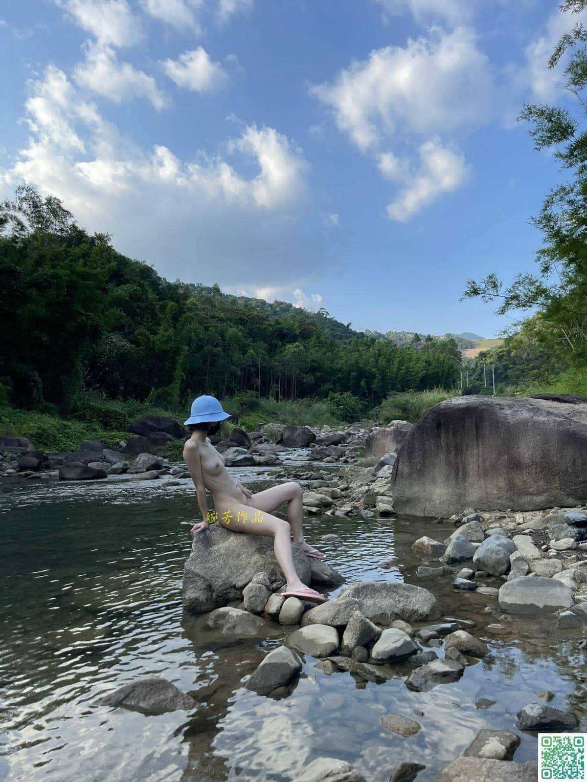 今天休息这天气太热咯，把衣服脱掉，自由活动，这才凉爽这样性感吗[28P]